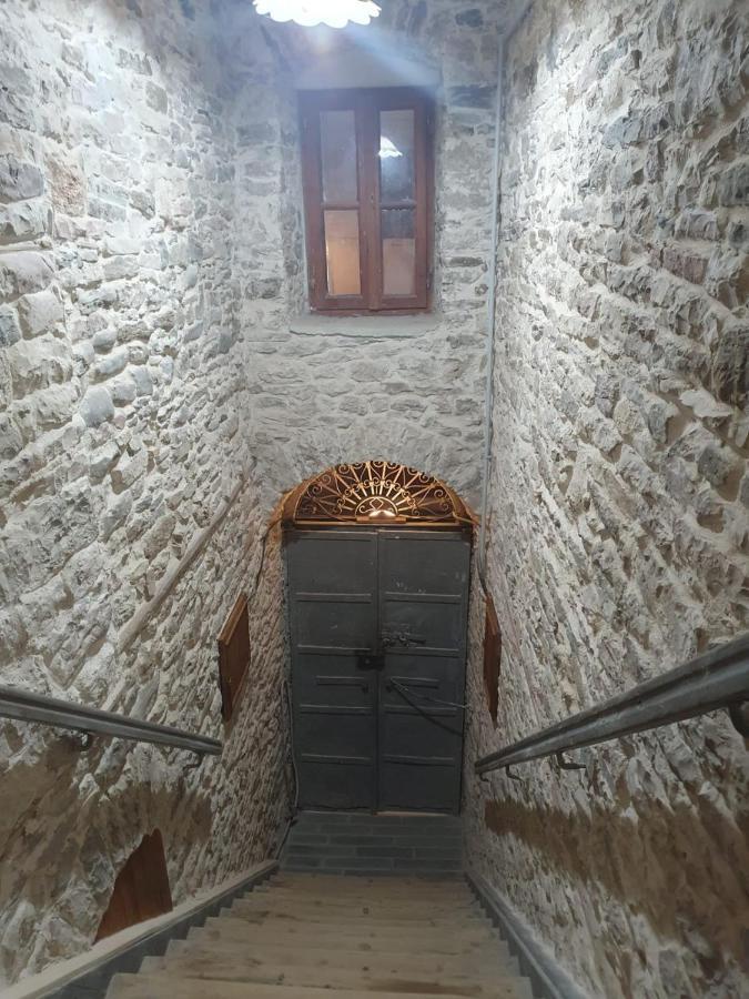 Santa Room-Old Bazaar Center-Gjirokastër Extérieur photo